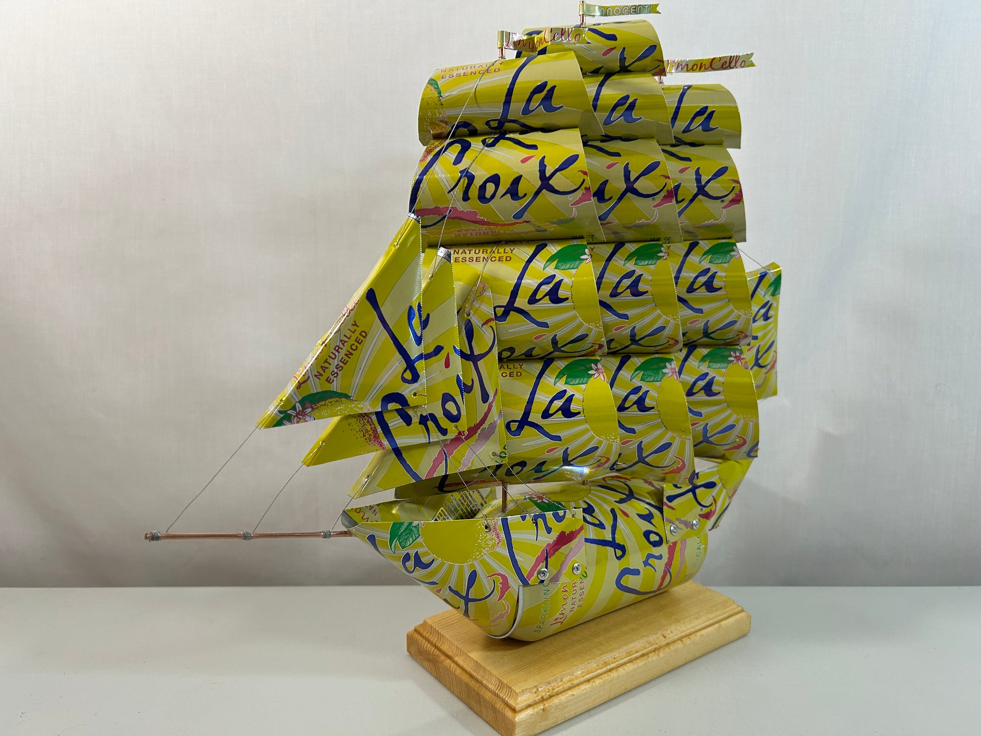 LaCroix Limon Cello Sparkling Water Can Ship