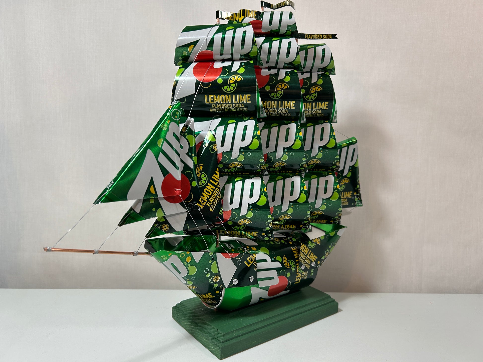 7UP Lemon Lime Soda Can Ship