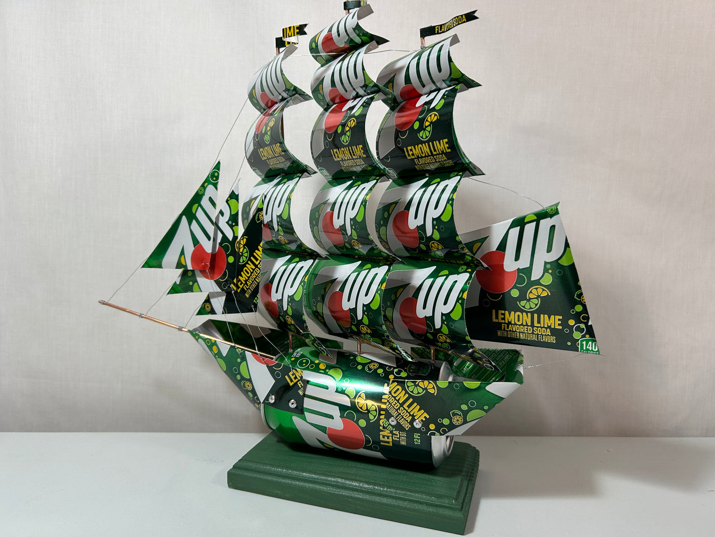 7UP Lemon Lime Soda Can Ship